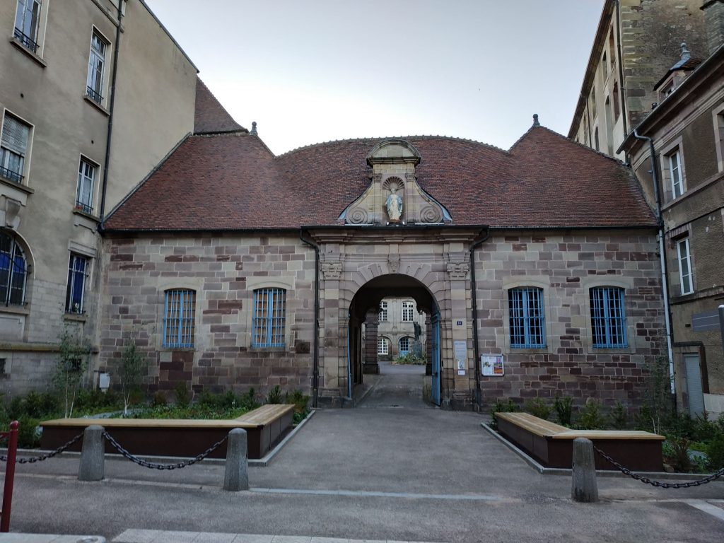 Abbaye St Colomban - Luxueil-les-Bains - Entrée rue ST Georges