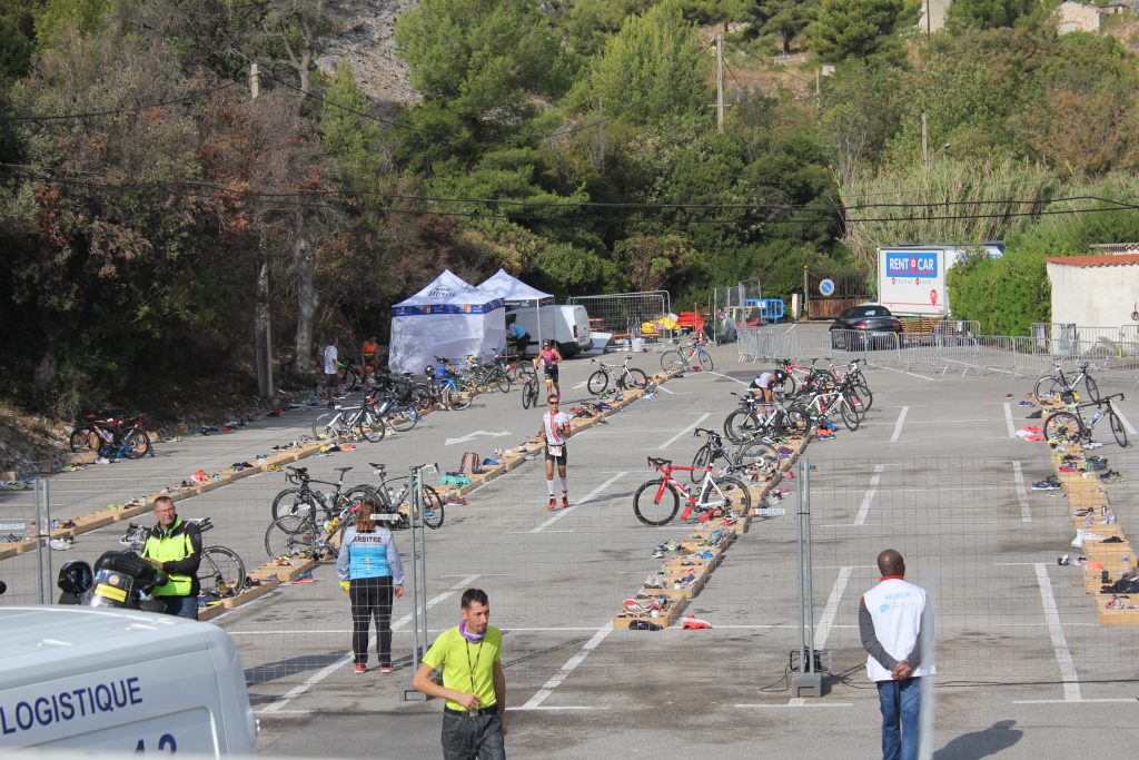 Triathlon de Cassis 2021 - sortie parc à vélo
